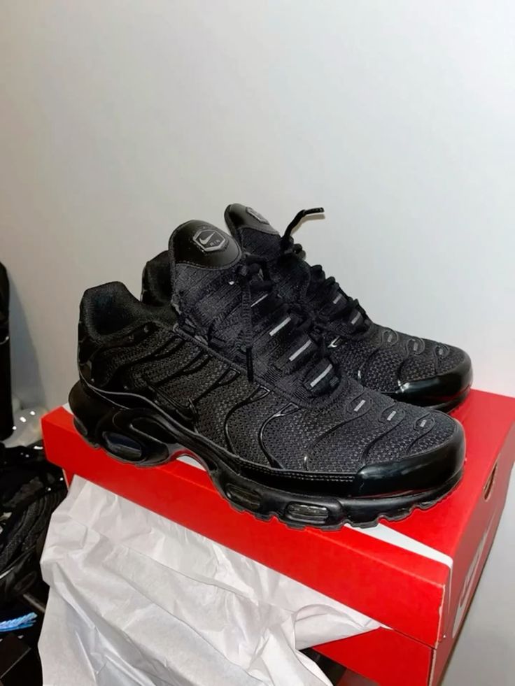 Nike - 9ine7even1ne