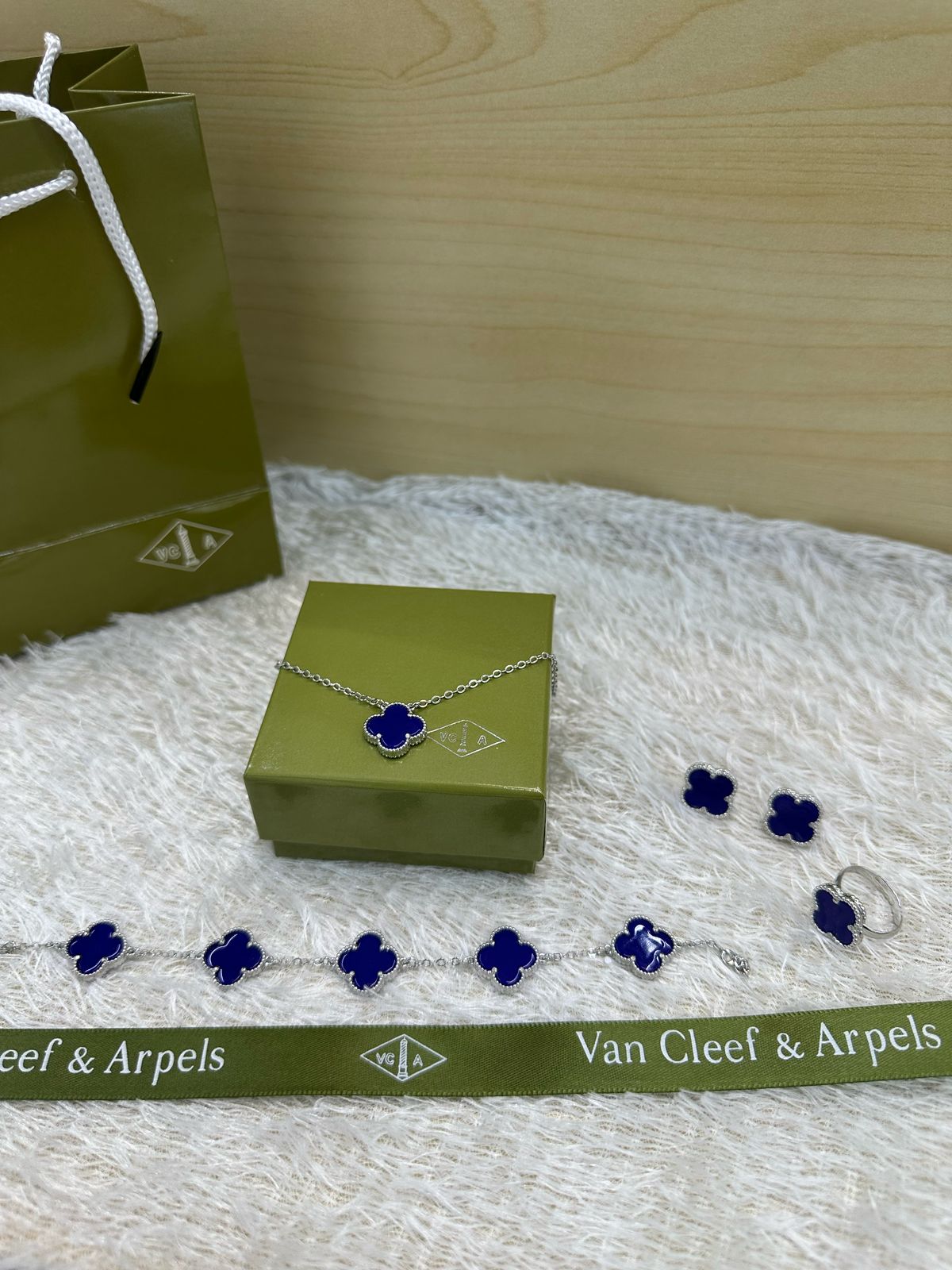 Van cleef & Arpels Set Silver | Necklace | Bracelet | Ring (free size) | Earing