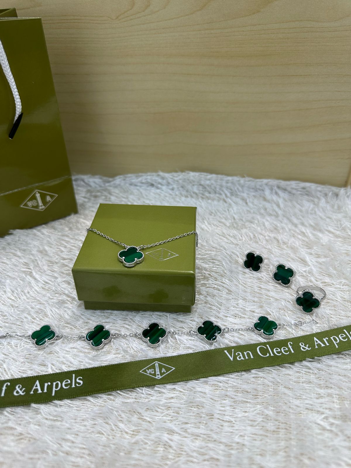 Van cleef & Arpels Set Silver | Necklace | Bracelet | Ring (free size) | Earing
