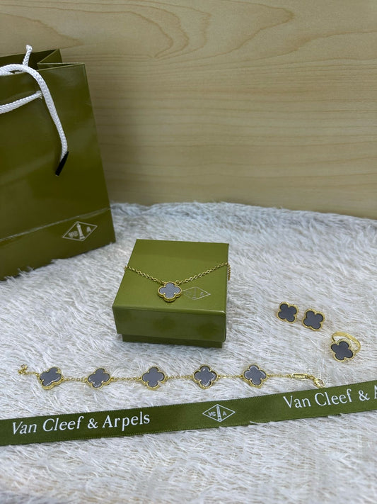 Van cleef & Arpels Set Gold | Necklace | Bracelet | Ring (free size)  | Earing
