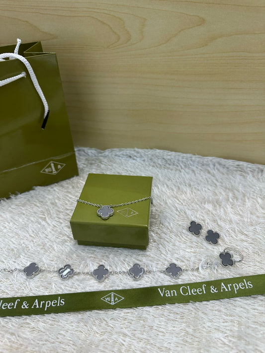Van cleef & Arpels Set Silver | Necklace | Bracelet | Ring (free size) | Earing