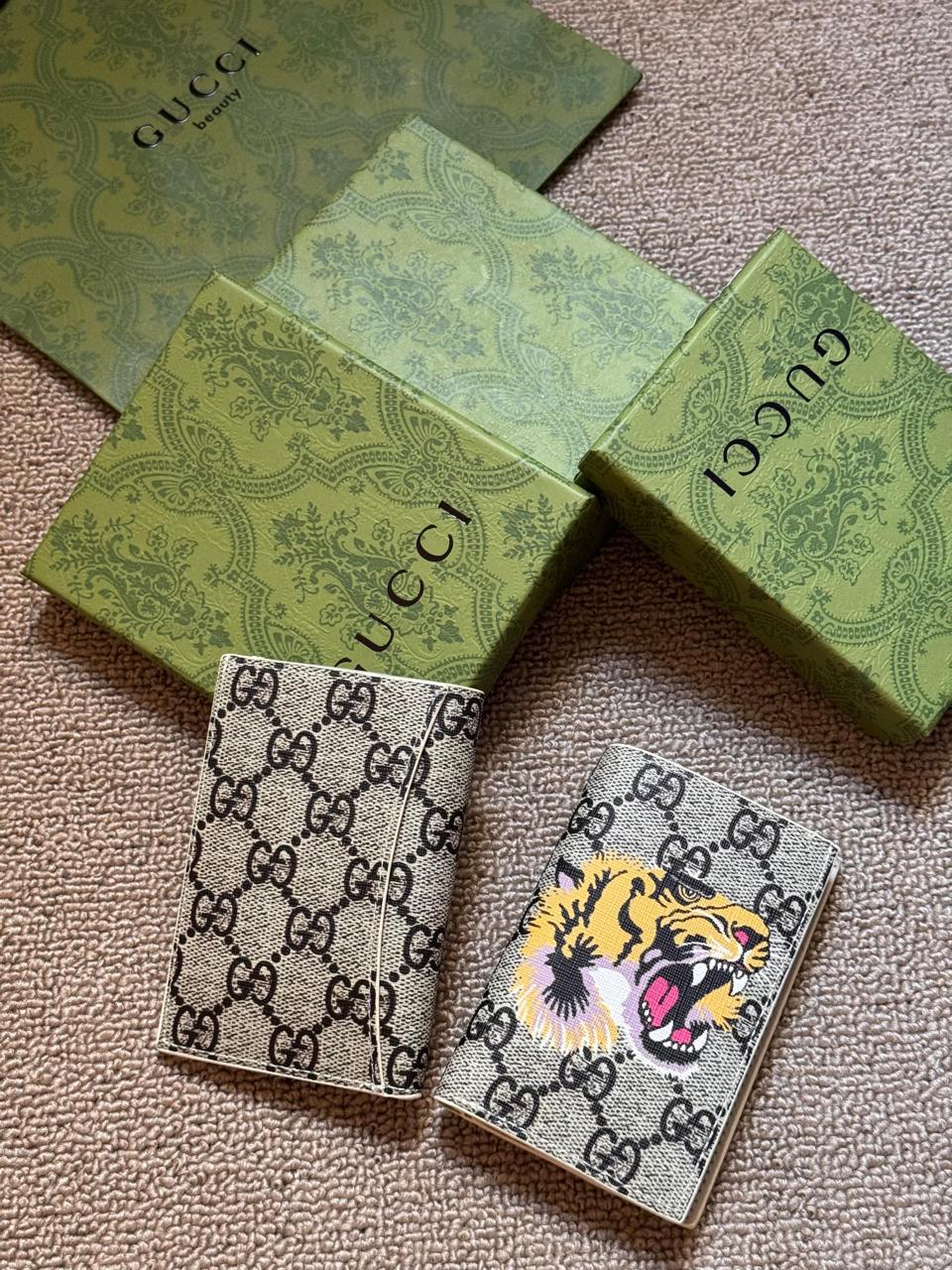 Gucci Pocket Wallet - 9ine7even1ne